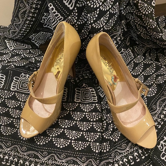 Michael Kors heels - Picture 3 of 4